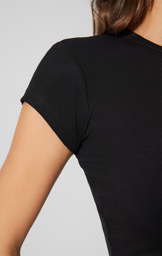 WOMEN'S CROP TOP